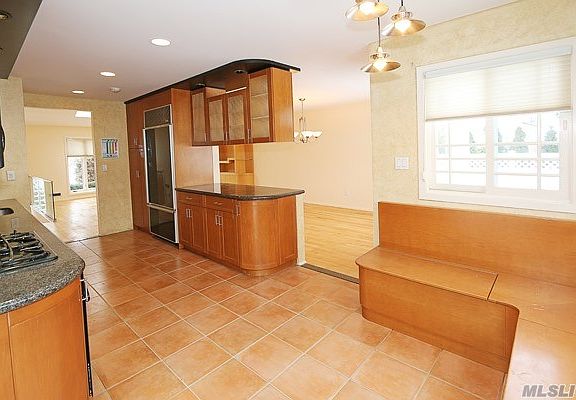 3rd image of 30 Sugar Maple Dr