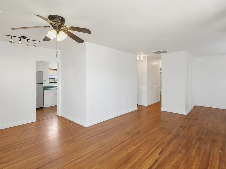 304 S Greengrove Dr — Photo 12