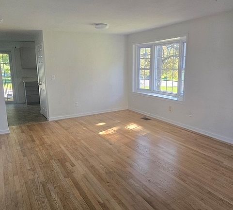 2nd image of 14 Sundown Dr Unit D