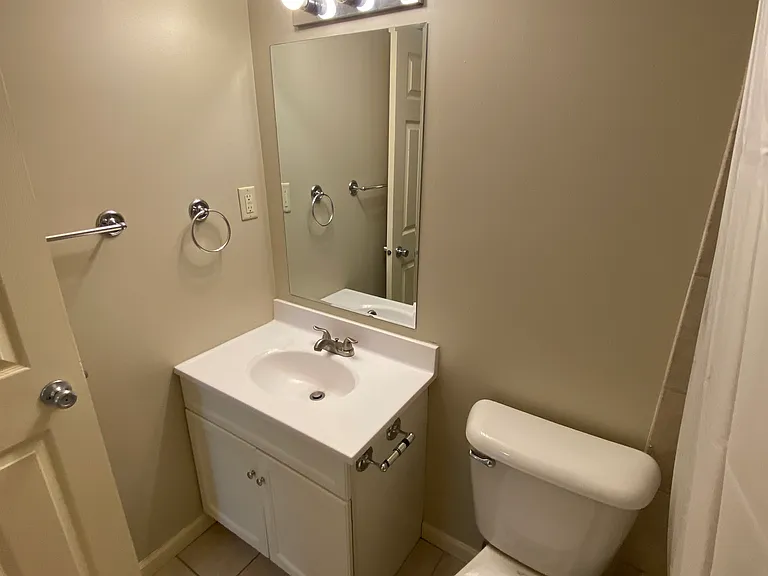 1520 D St #10 — Photo 9