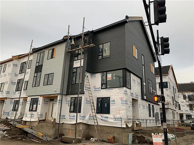 5571 Butler St #6-21 photo 1