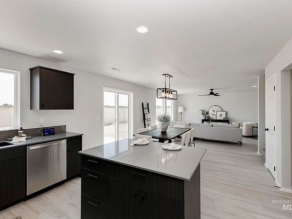 5th image of 2810 N Arroyo Vista Way