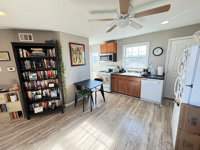 512 Chapel St #3 — Photo 2