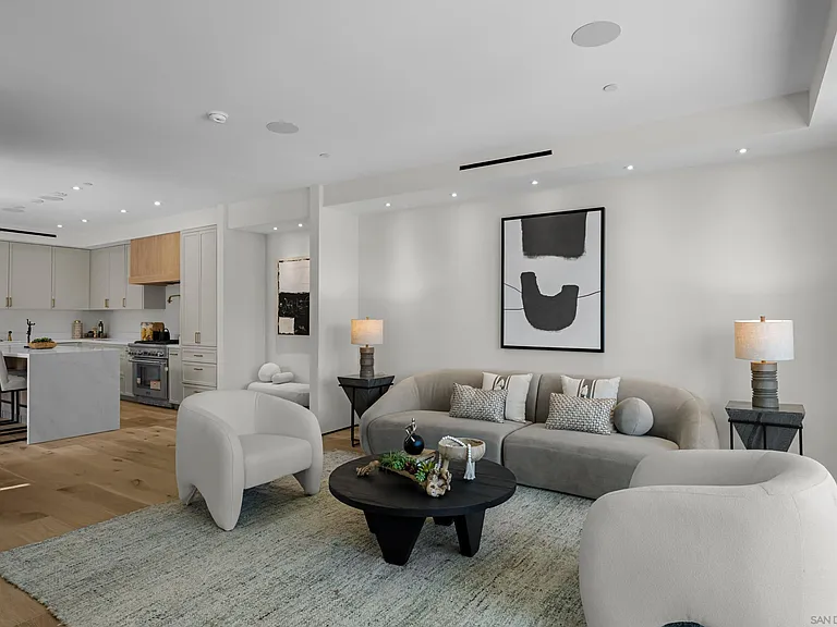 246 Playa Del Norte St — Photo 11