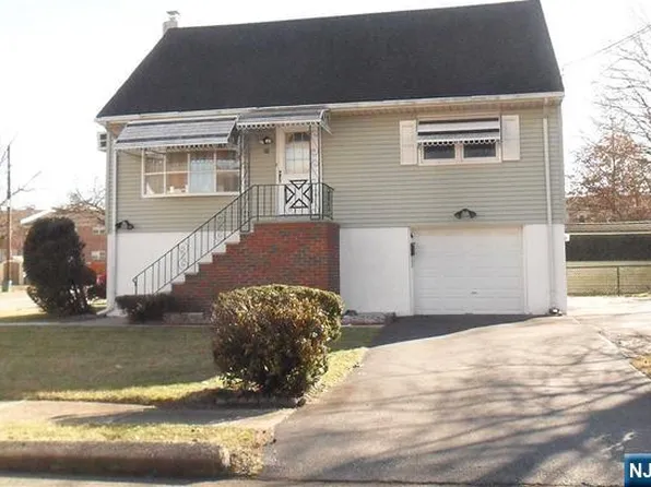 31 Carlson St, Little Ferry, NJ 07643
