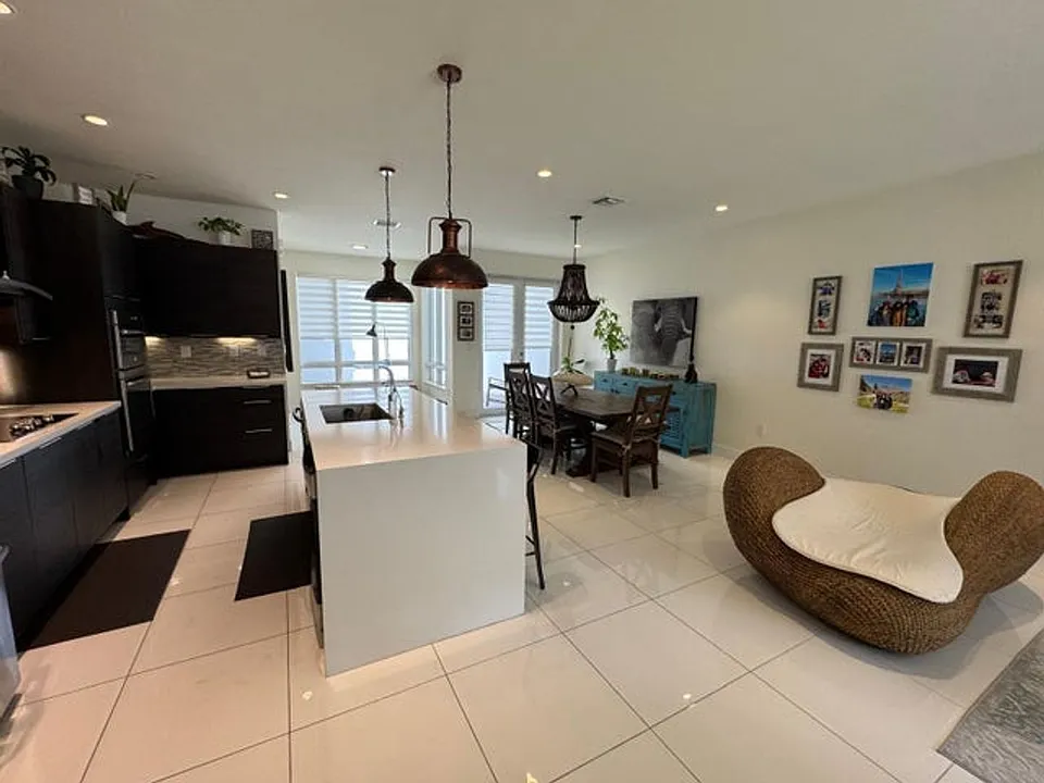 6361 NW 103rd Psge