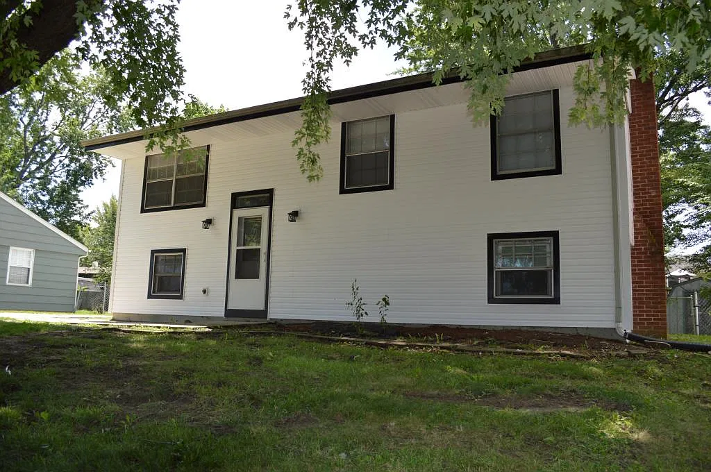 1809 Tam O Shanter Ct — Photo 1