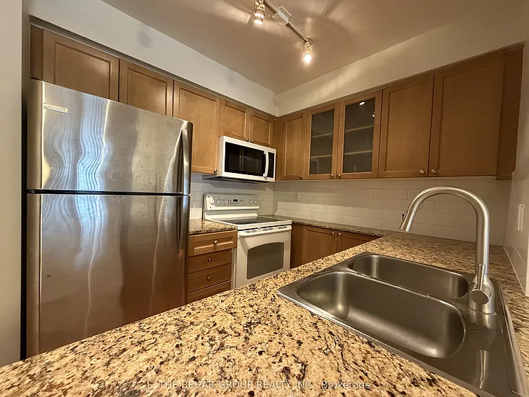761 Bay St #706 — Photo 8