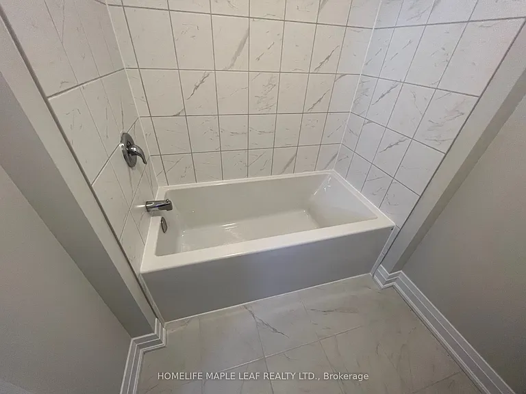 917 Valencia Ct — Photo 26