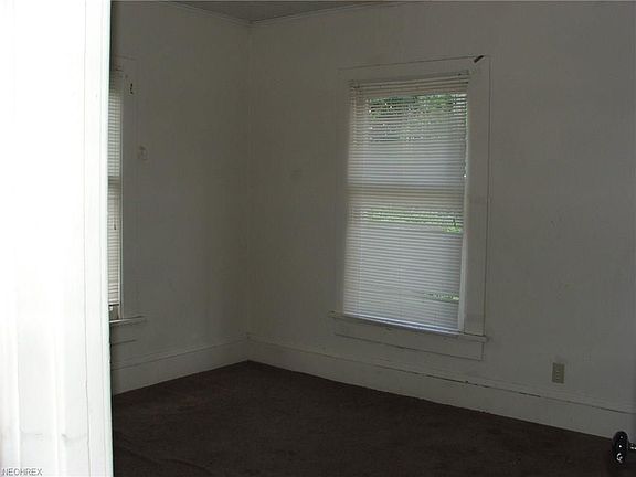 2nd image of 642 1/2 Franklin Ave