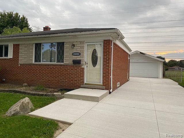 1st image of 30353 Iroquois Dr