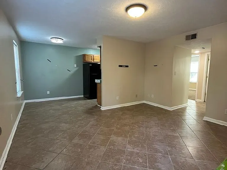 4229 Glenn Hill Manor — Photo 2