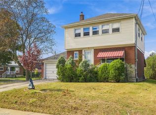 28 Green Meadow Rd, Hamilton, ON L8T 3J2