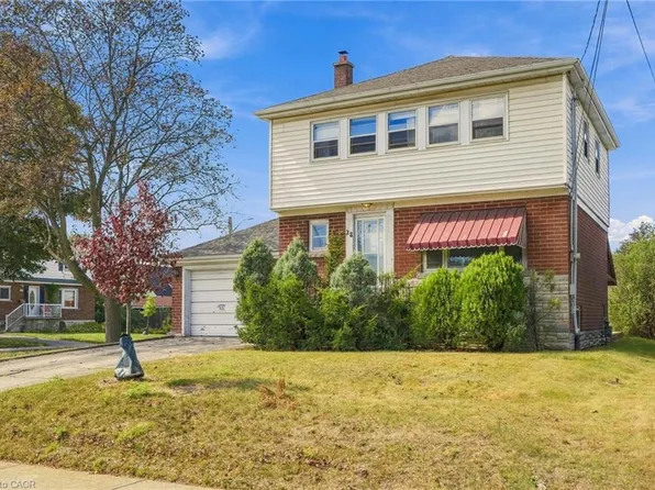 28 Green Meadow Rd, Hamilton, ON L8T 3J2