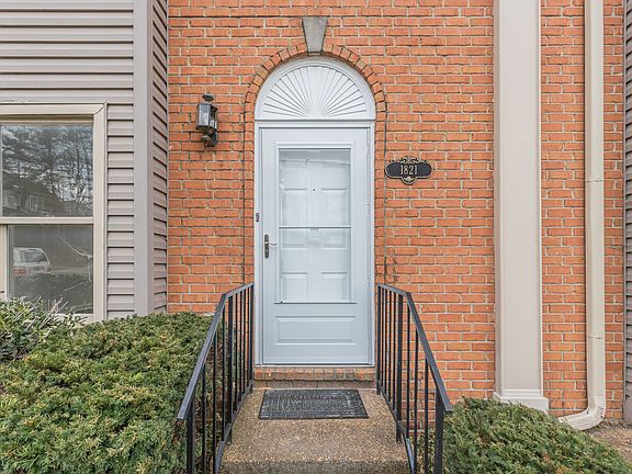 3rd image of 1821 Wedgewood Ave