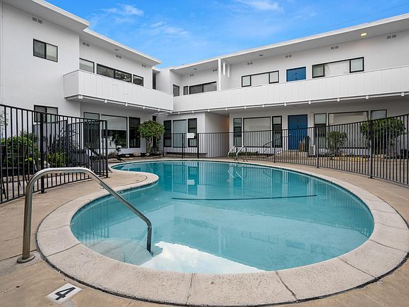 2nd image of 2033 N Beachwood Dr #43f061dd5
