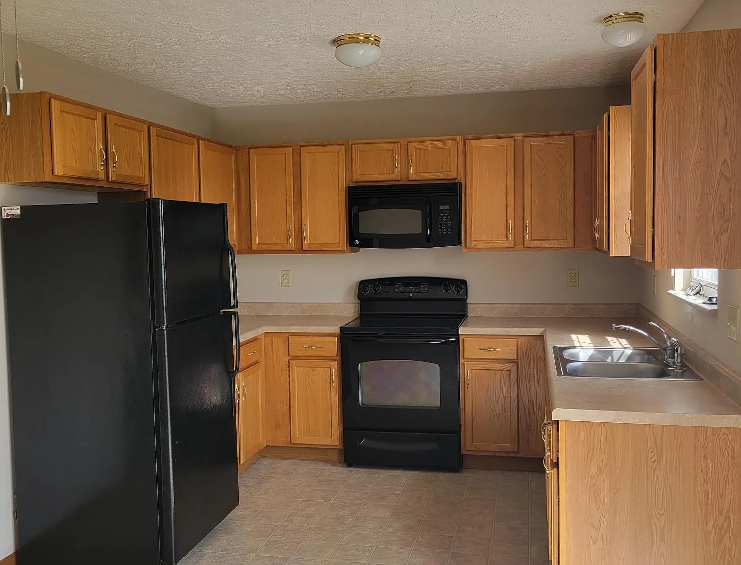 2 bed, 1.5 bath, 1280 sqft, $1,475 — Photo 4