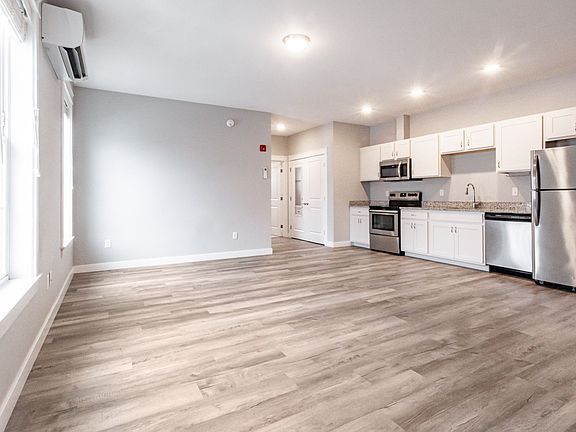3rd image of 1 Richards Way #206