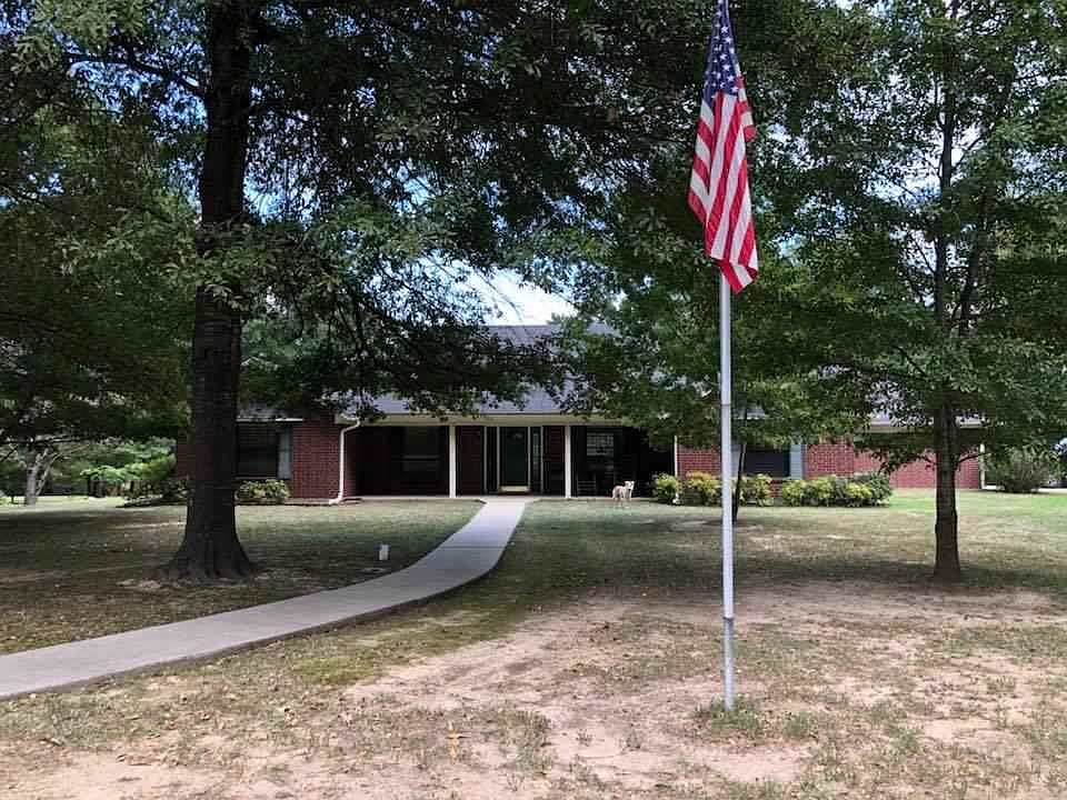 1st image of 221 Quail Creek Dr