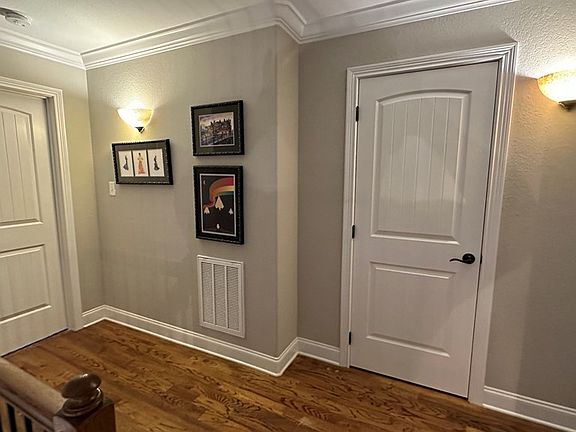 4th image of 3771 Sheldon Pl