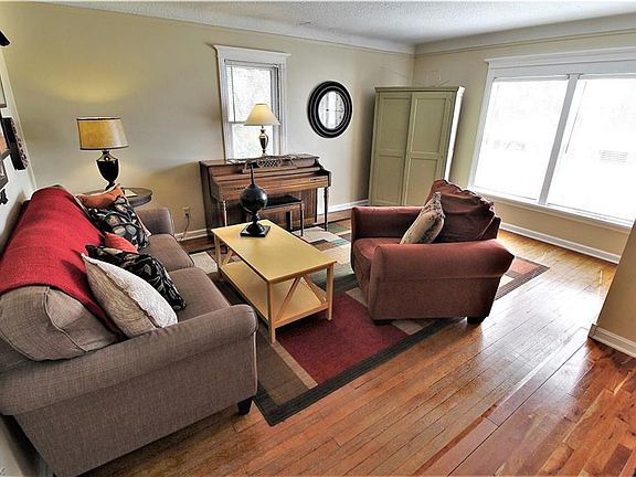 4th image of 4349 Broadview Rd