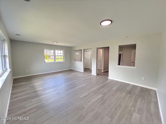 5th image of 184 Esmeralda Court