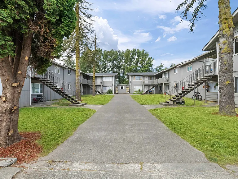 South Pacific Apartments — Photo 28