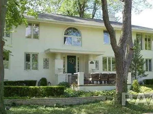 4901 N Grandview Dr, Peoria Heights, IL 61616
