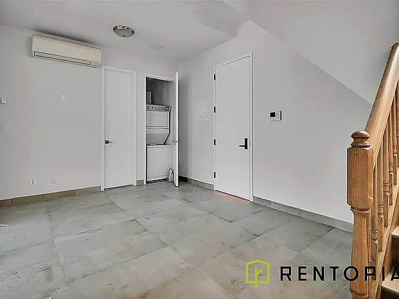 4th image of 273 Leonard St APT 1F