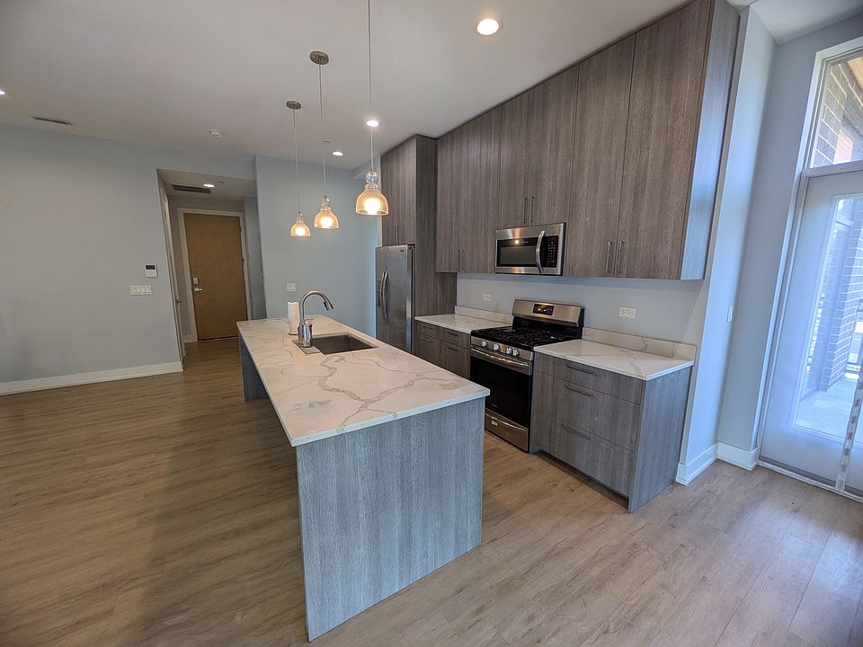 Unit 401 - kitchen
