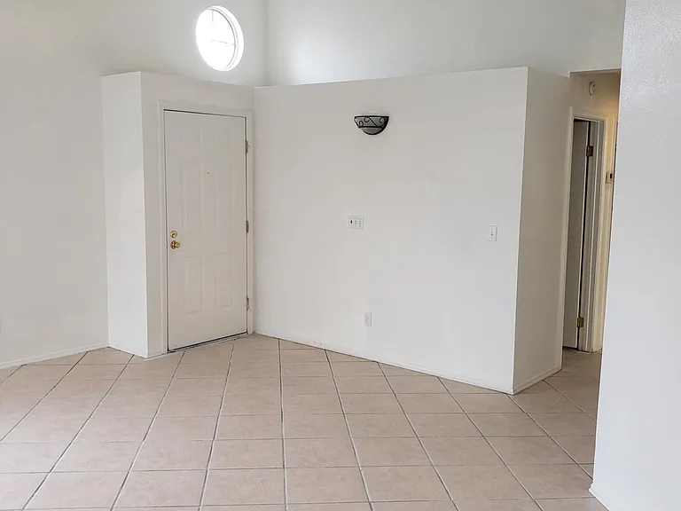 7037 Morales Cir — Photo 3