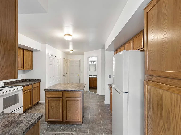 354 W Main St — Photo 8
