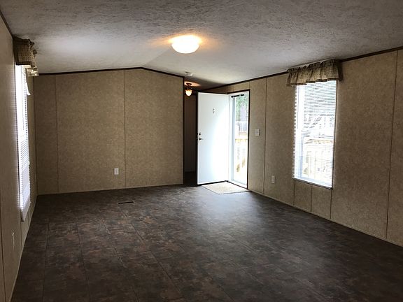 3rd image of 224 Carl St Lot 10