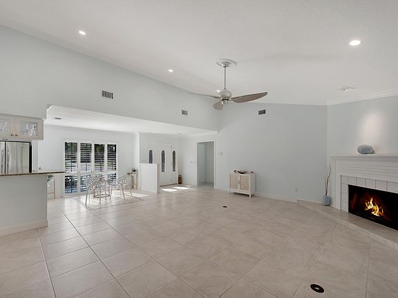5th image of 110 Prestwick Cir