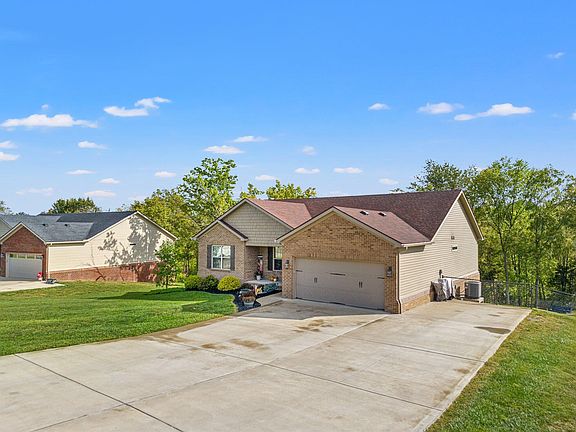 2nd image of 81 Lauren Ln
