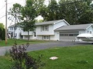 38701 N Lake Shore Dr, Spring Grove, IL 60081