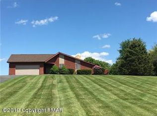 96 Scenic Ct, Mount Bethel, PA 18343