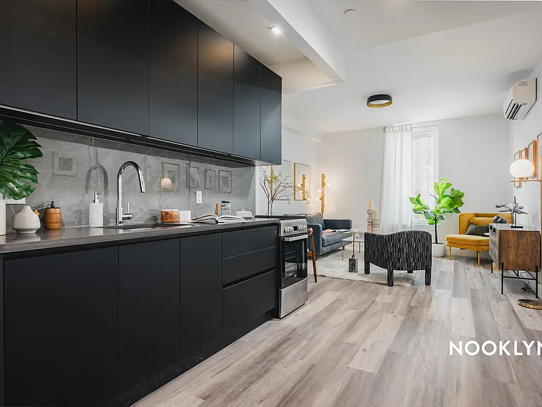 26 Quincy St #501 — Photo 4