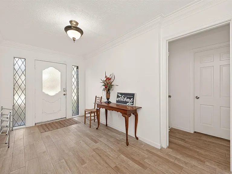 3815 Fernglade Dr — Photo 5