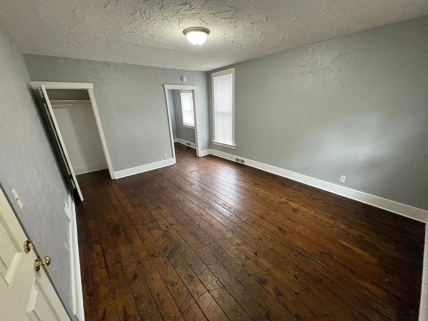 1032 C — Photo 3