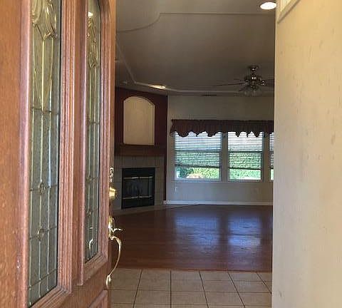 4th image of 1518 E Laura Ave
