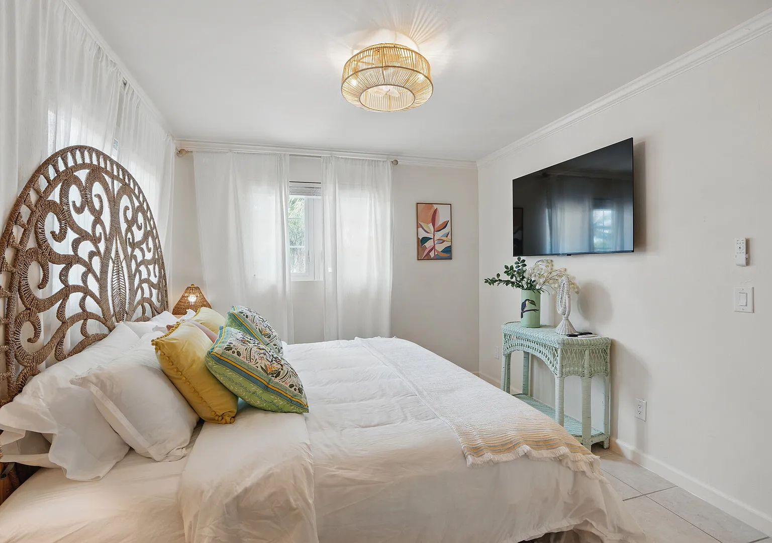 Peach Retreat - Two Bedroom Suite — Photo 3