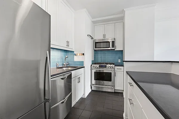 Sold by Corcoran | media 27