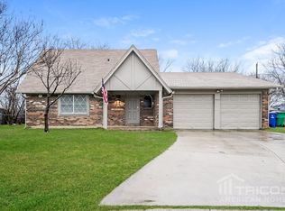 7013 Valleyford Ct, Watauga, TX 76148