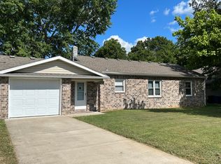 818 Trail Point Ct, Nixa, MO 65714