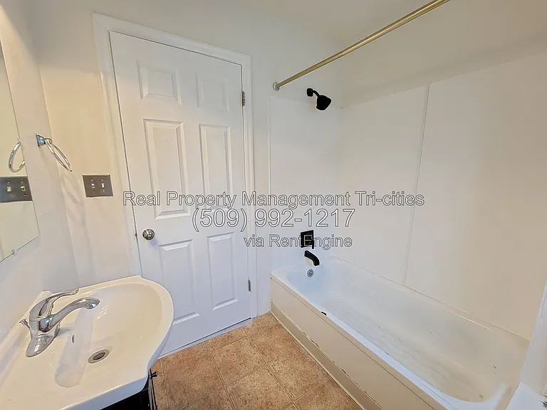728 W Bonneville St #1 — Photo 9