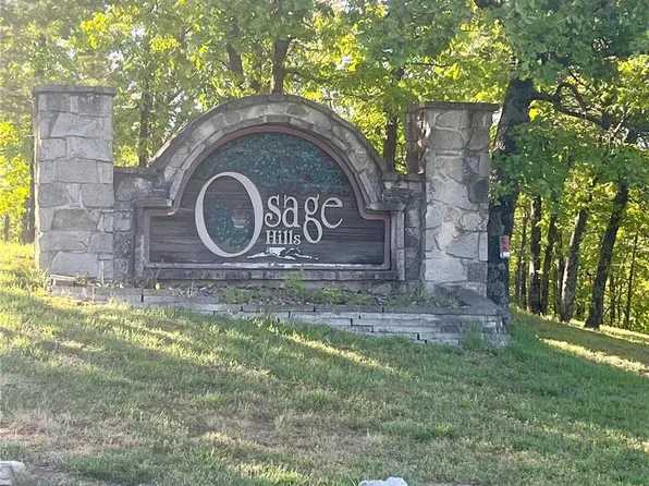 202 Apache Dr, Pacific, MO 63069