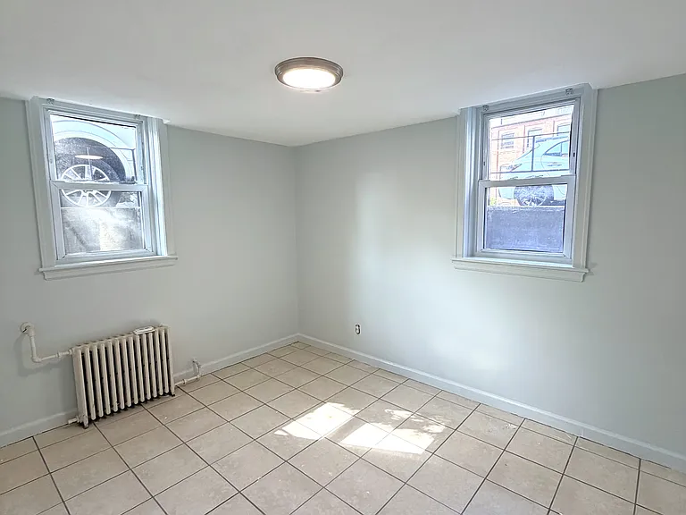 18 Linden St #5 — Photo 8