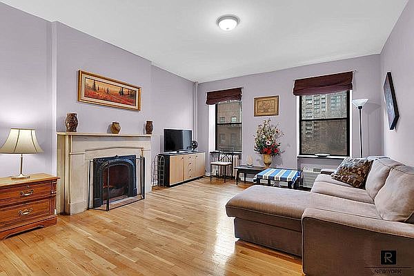 2nd image of 127 Lexington Ave #2X