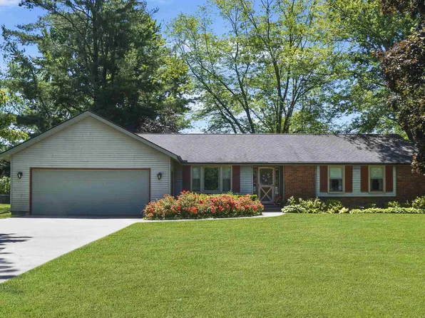 4459 Cambridge Dr, Port Huron, MI 48060